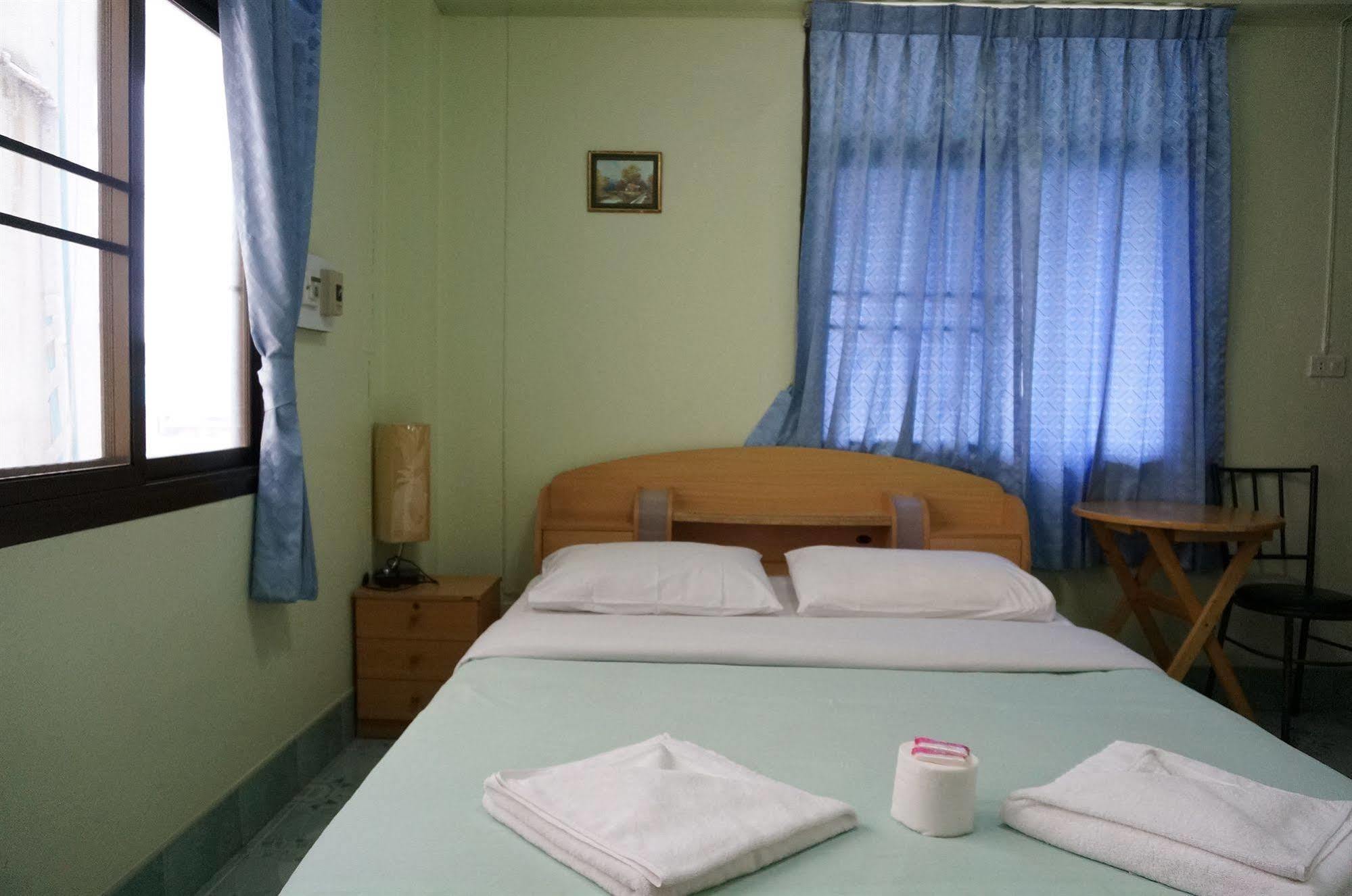 Celtic Inn Guest House Хуа Хин Экстерьер фото
