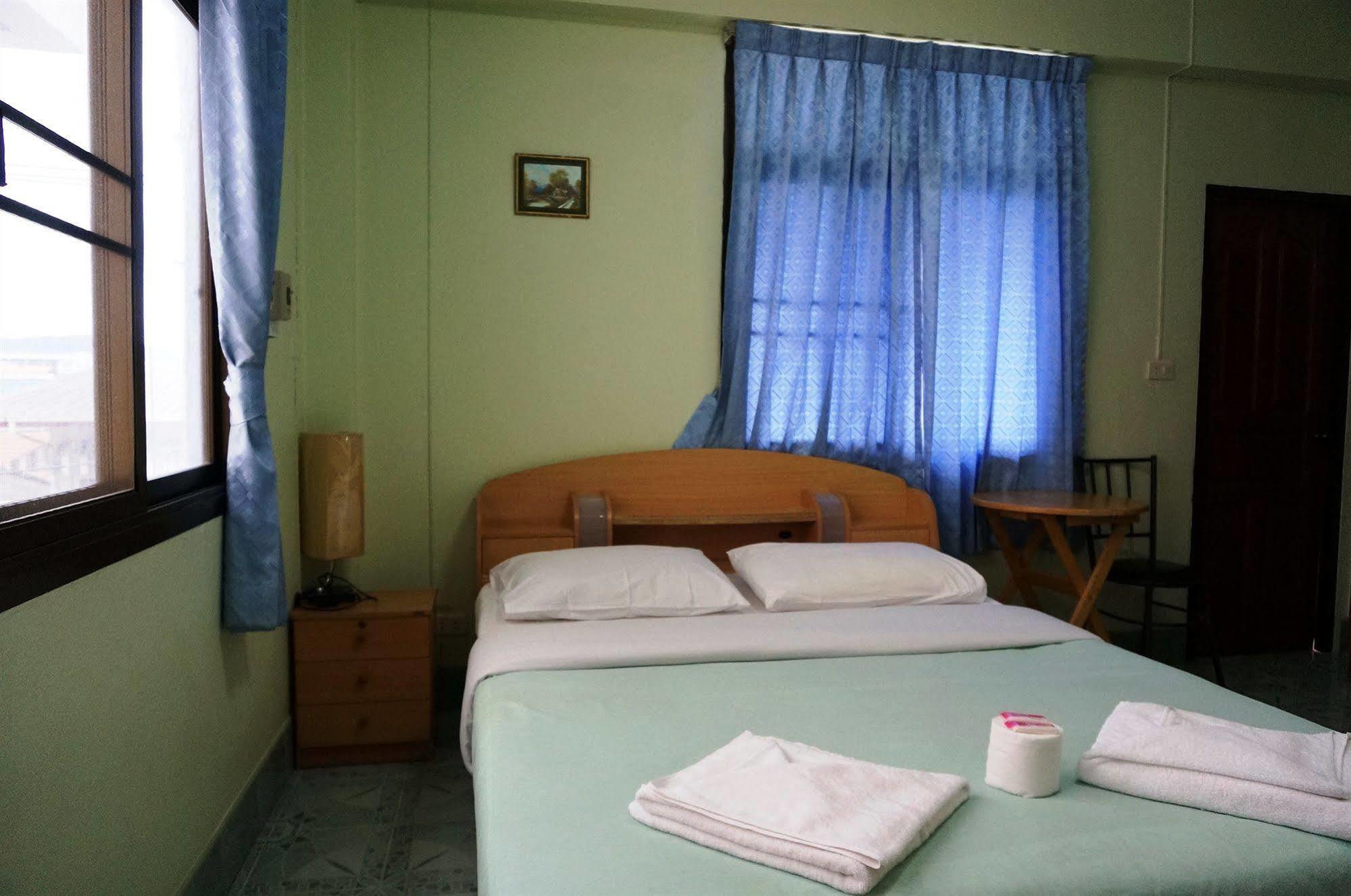 Celtic Inn Guest House Хуа Хин Экстерьер фото
