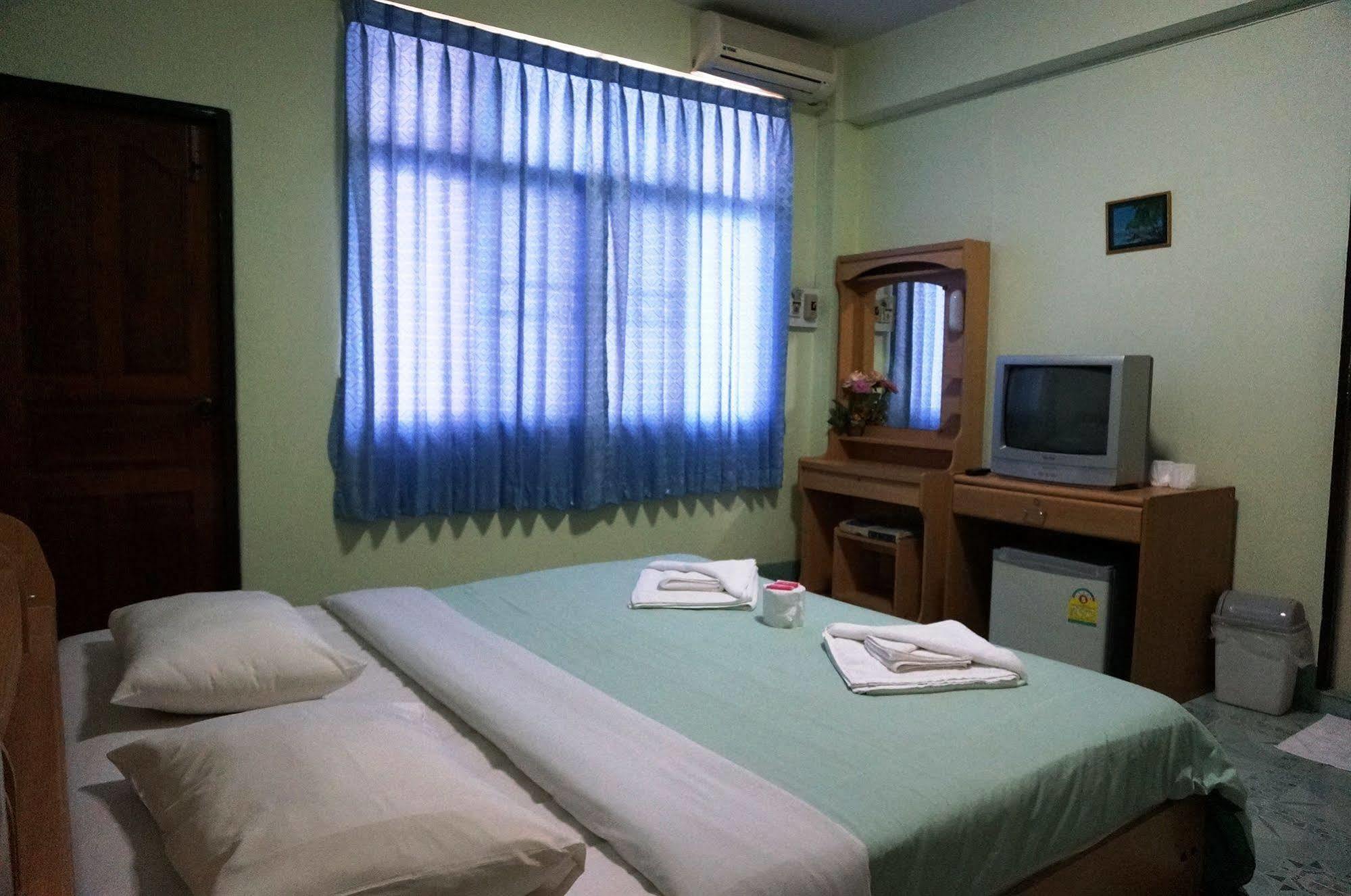 Celtic Inn Guest House Хуа Хин Экстерьер фото