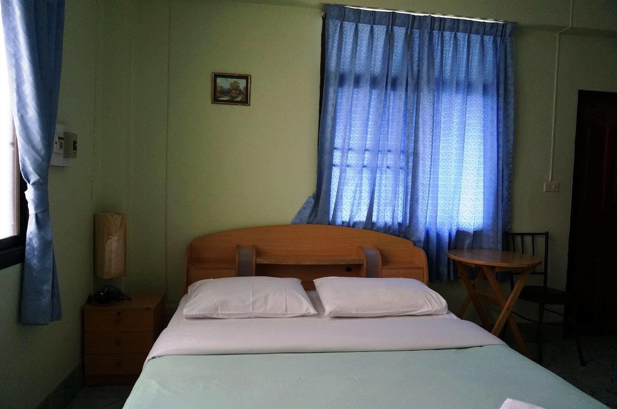 Celtic Inn Guest House Хуа Хин Экстерьер фото